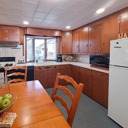 מניסטי Huge Historic, W/Large Yard & Close To Beach מראה חיצוני תמונה