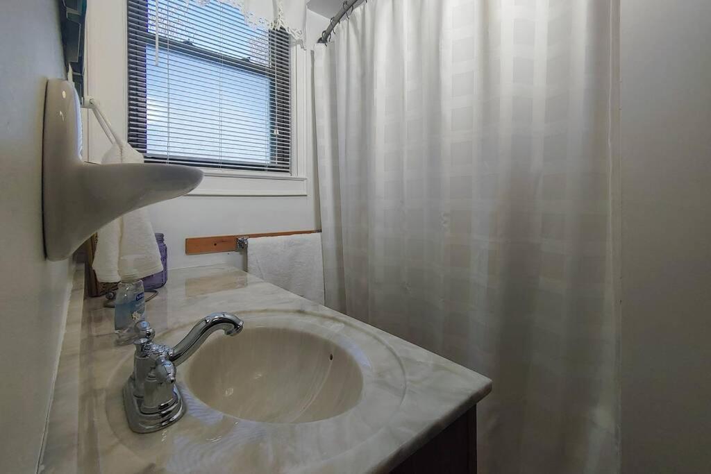 מניסטי Huge Historic, W/Large Yard & Close To Beach מראה חיצוני תמונה