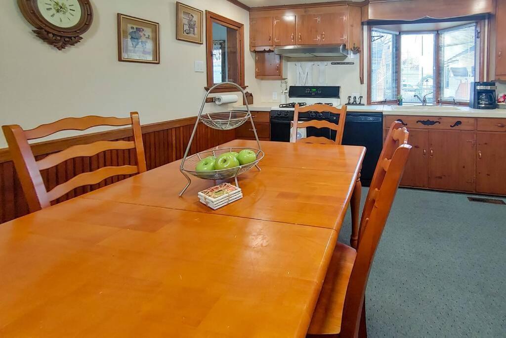 מניסטי Huge Historic, W/Large Yard & Close To Beach מראה חיצוני תמונה