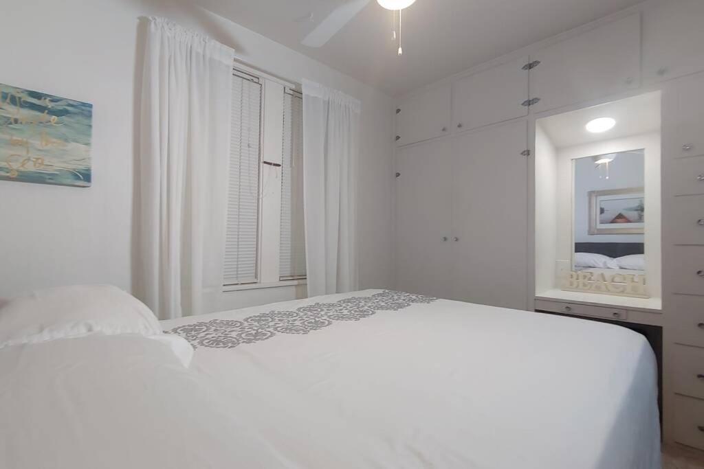 מניסטי Huge Historic, W/Large Yard & Close To Beach מראה חיצוני תמונה