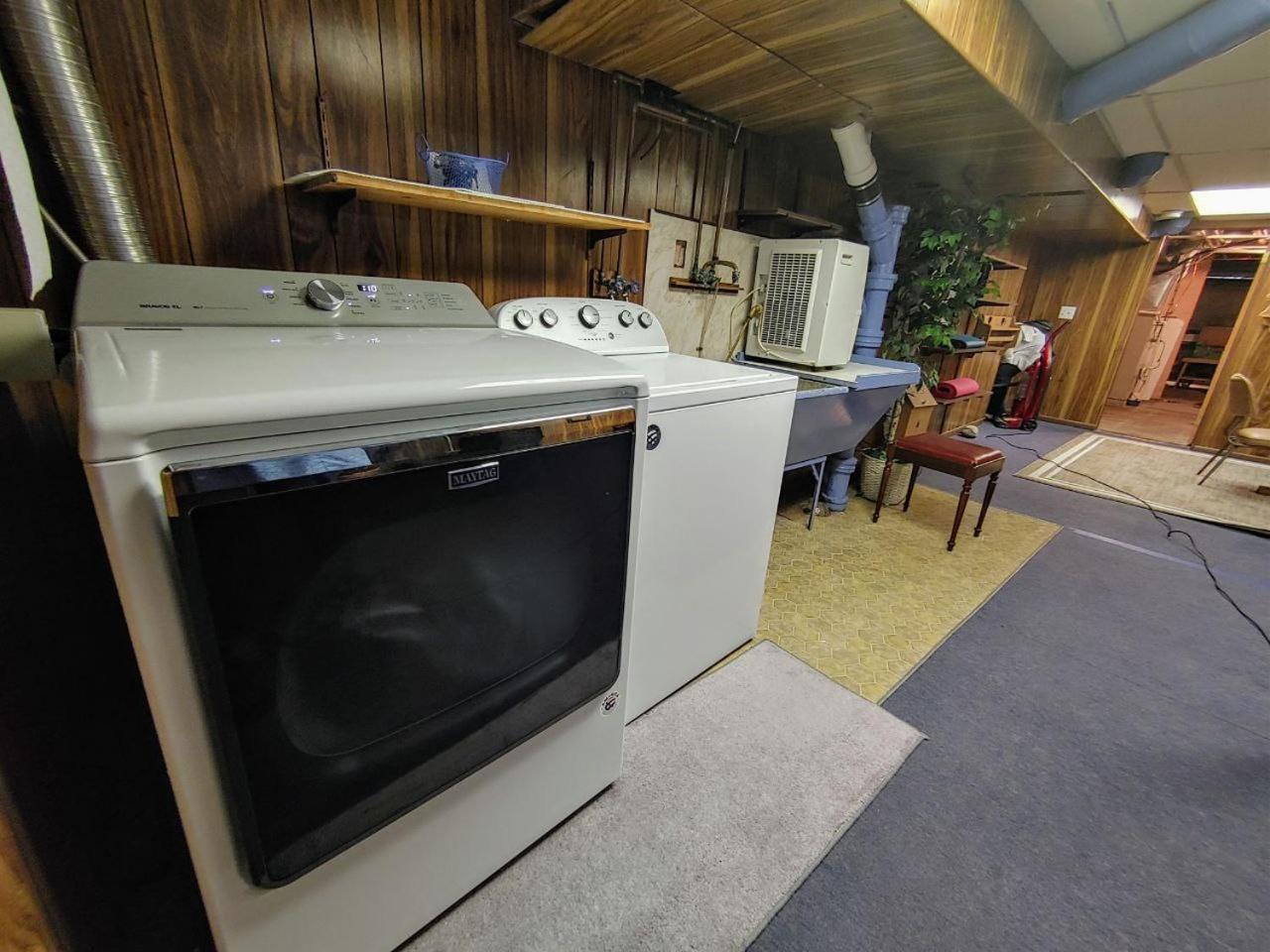 מניסטי Huge Historic, W/Large Yard & Close To Beach מראה חיצוני תמונה